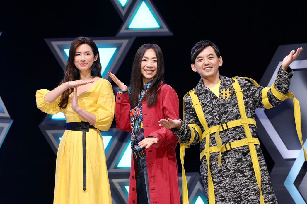 万芳（中）担任黄子佼（右）和赵岱新主持的音乐节目《#T-POP》首集来宾。