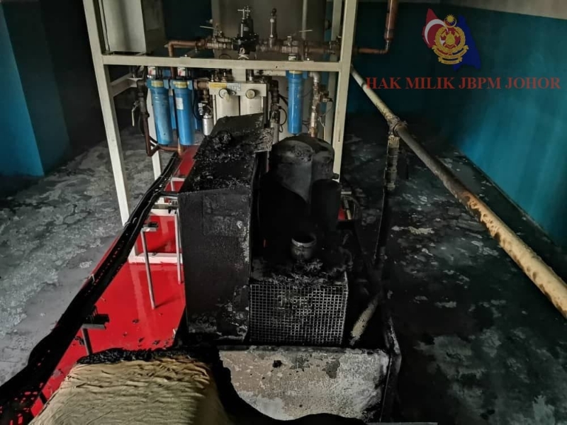 2台填充式压缩机起火燃烧，并遭烧毁40%。