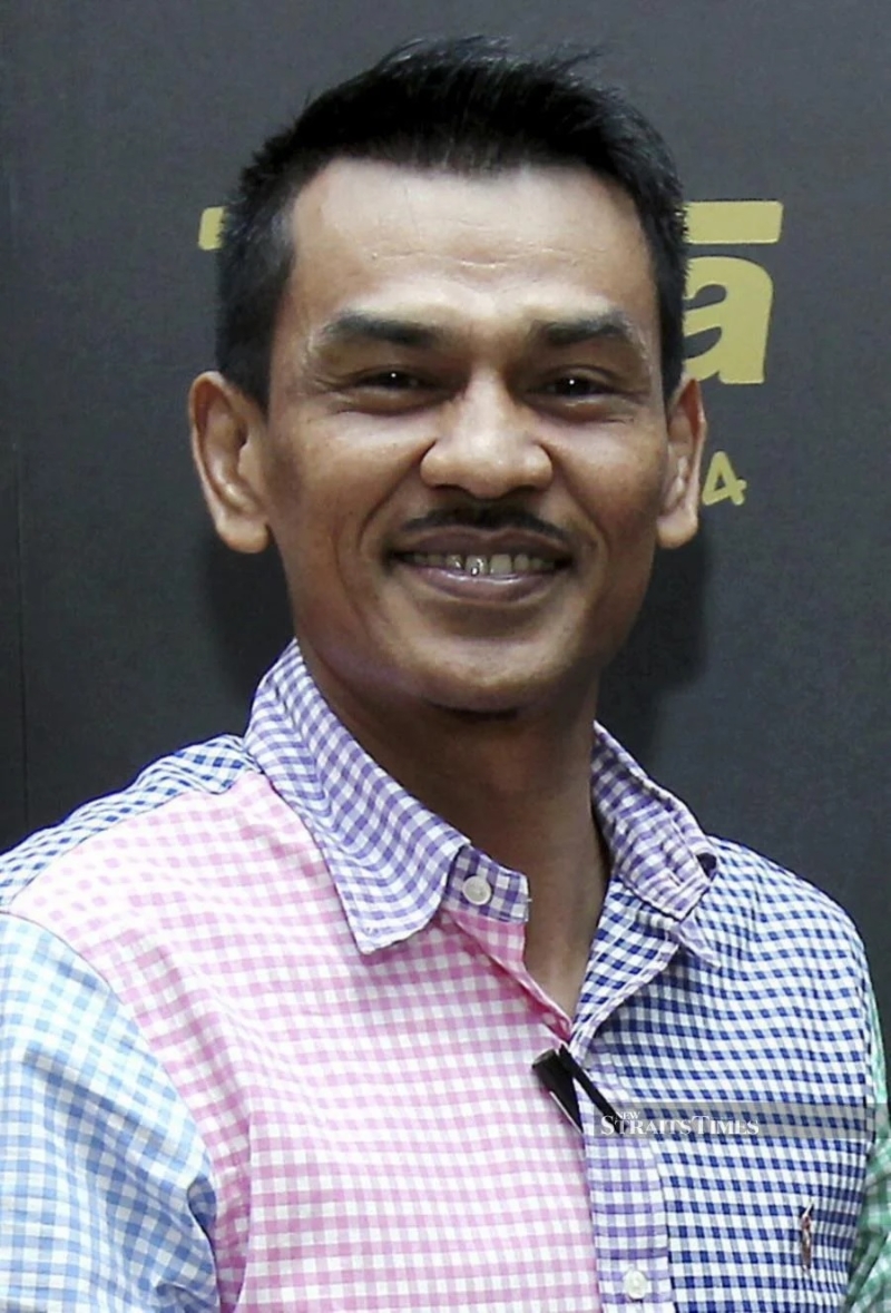 马兹兰阿末曾出演处境喜剧Senario，可说是家喻户晓的马来演员。