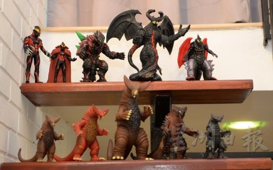大型怪兽，上排是奥特曼电影《银河传说》里的超级敌人贝利亚和百体怪兽军团。下排是不同造型的哥莫拉怪兽。