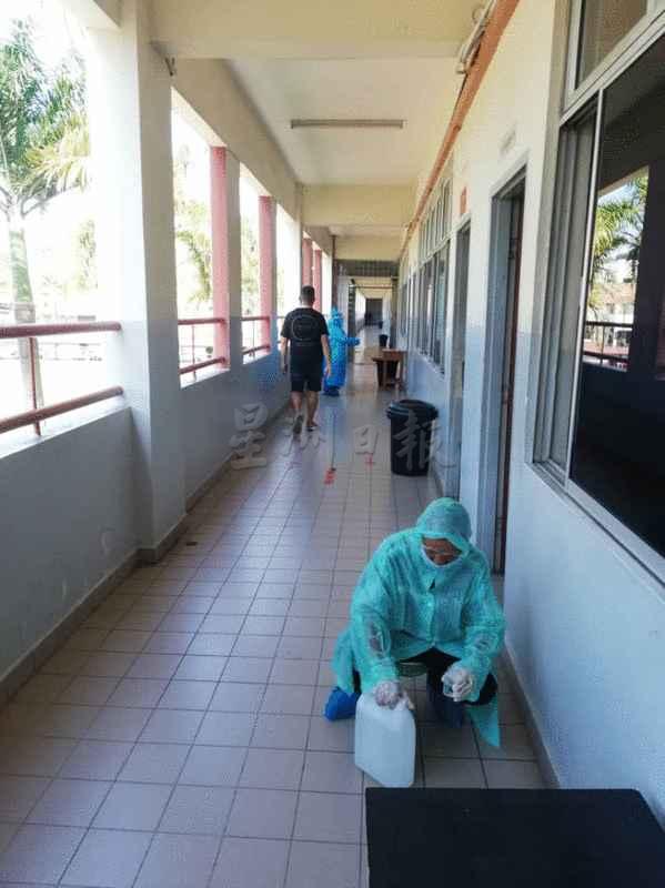 亚庇建国中学一名学生周二确诊冠病，校方宣布关闭学校两天，并立刻进行消毒工作。