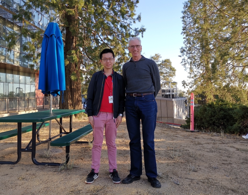 王伟俊与美国劳伦斯伯克利国家实验室的导师Joel Ager教授。