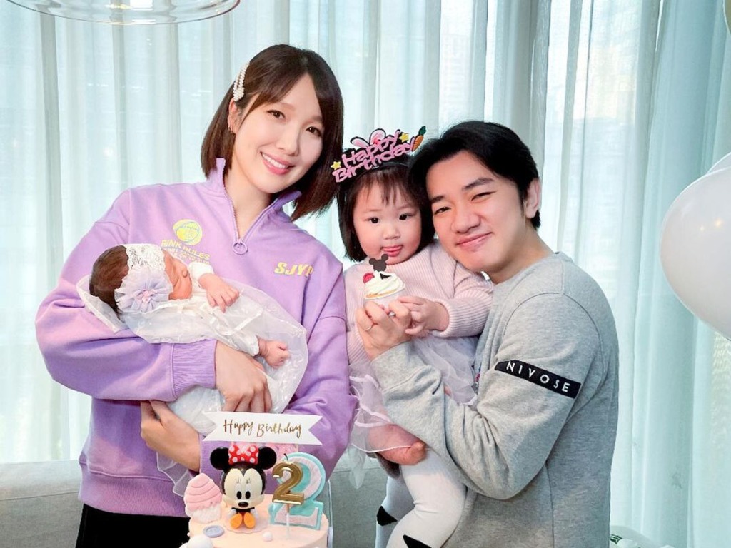 王祖蓝与李亚男这对“长短腿之恋”于2015年修成正果，并于2018年圣诞前夕诞下女儿Gabrielle，去年12月1日小女儿Hayley出世。