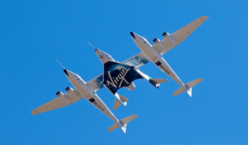 2020年，维珍银河公司的第二代太空飞船“团结号”(VSS Unity)在新墨西哥州进行首飞期间，搭乘“白骑士2号”起飞，并在在1万5000公尺高空被释放。（美联社照片）