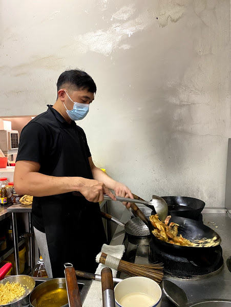18岁就投身饮食界，郑明威至今已有12年的厨艺经验。