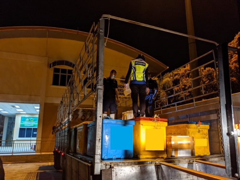 执法人员起获6箱重达475公斤的鱼产。