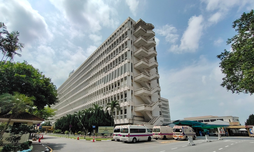 怡保中央医院的非冠病医疗服务照常运作。