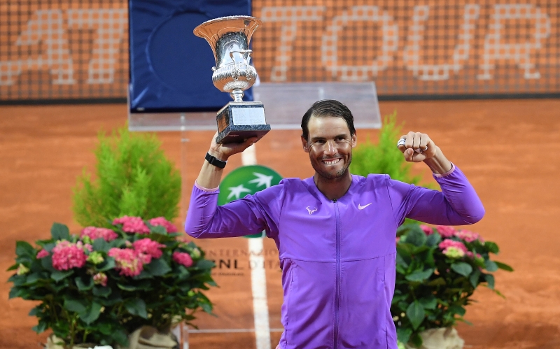 纳达尔在决赛击败卫冕冠军佐科维治，第10次夺得罗马网球大师赛冠军，同时追平佐科维治36个大师赛冠军纪录。（欧新社照片）