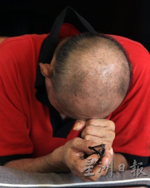 罗国文因为肺部肿瘤导致的背部疼痛非常强烈，即使服用吗啡也无法减少痛楚。