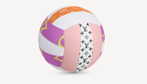 Louis Vuitton粉色调的排球，分外娇俏。
