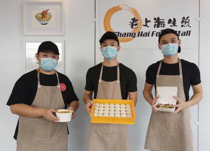 3名表兄弟共同打造与众不同的小小食档；左起刘彦彣、蒋佳伦及蒋佳杰。