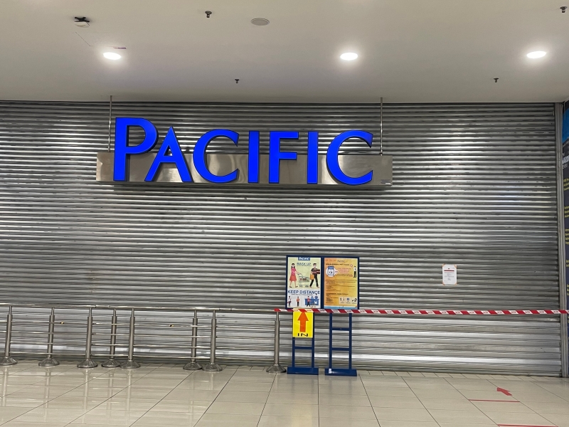 福联广场内的Pacific超级市场传出3宗确诊病例，被令关闭进行内部消毒。