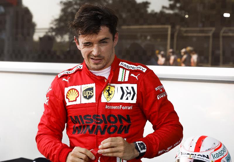 法拉利的摩纳哥车手勒克莱尔在F1阿塞拜疆站的排位赛率先冲线，成功获得两连杆。（欧新社照片）
