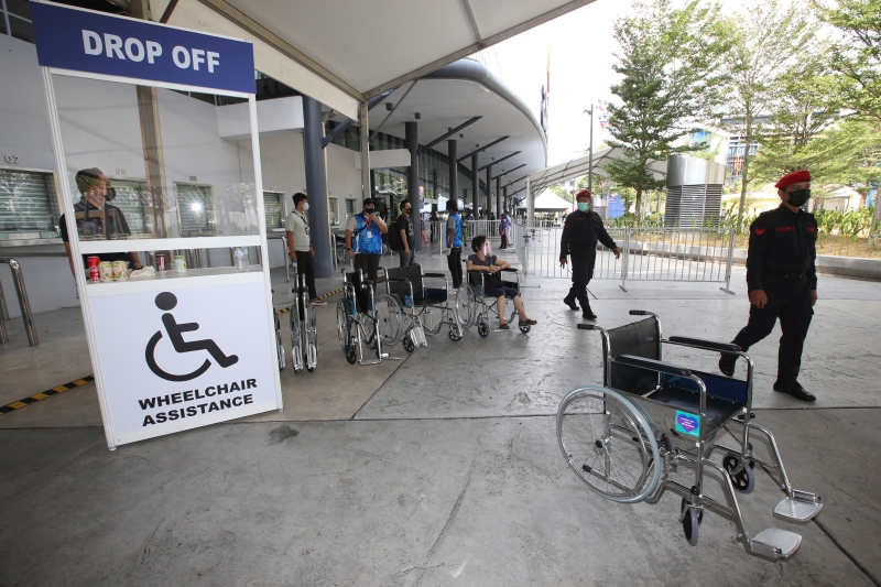 有专属轮椅区提供给需要轮椅的人士 。