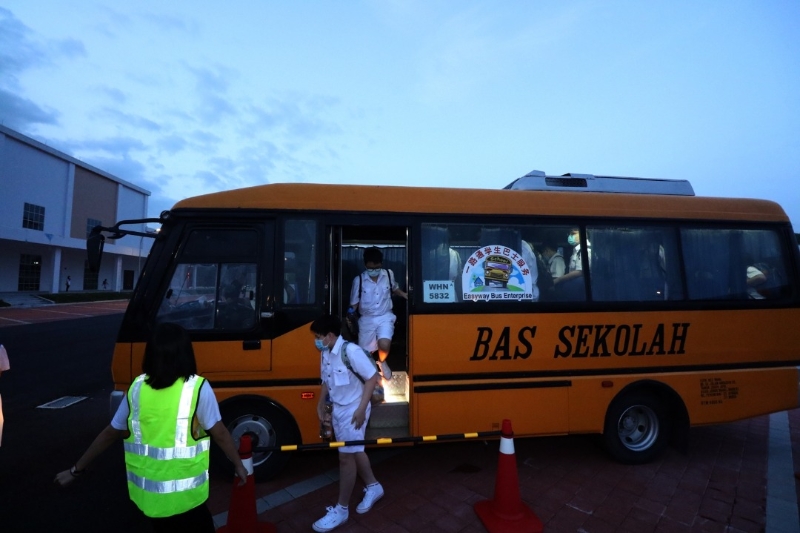 州政府将为州内2123名已注册的学生巴士司机，提供500令吉援助金。
