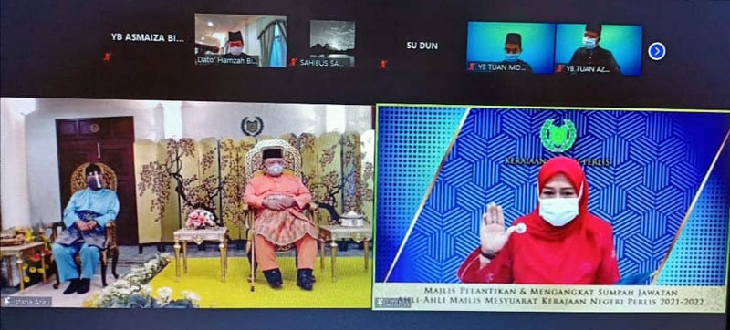 罗芝雅娜（右）通过网络视讯会议平台Zoom宣誓就职，由端姑赛希拉鲁丁（视频左，右）及端姑赛费祖丁见证。（视频画面取自玻州大臣脸书）