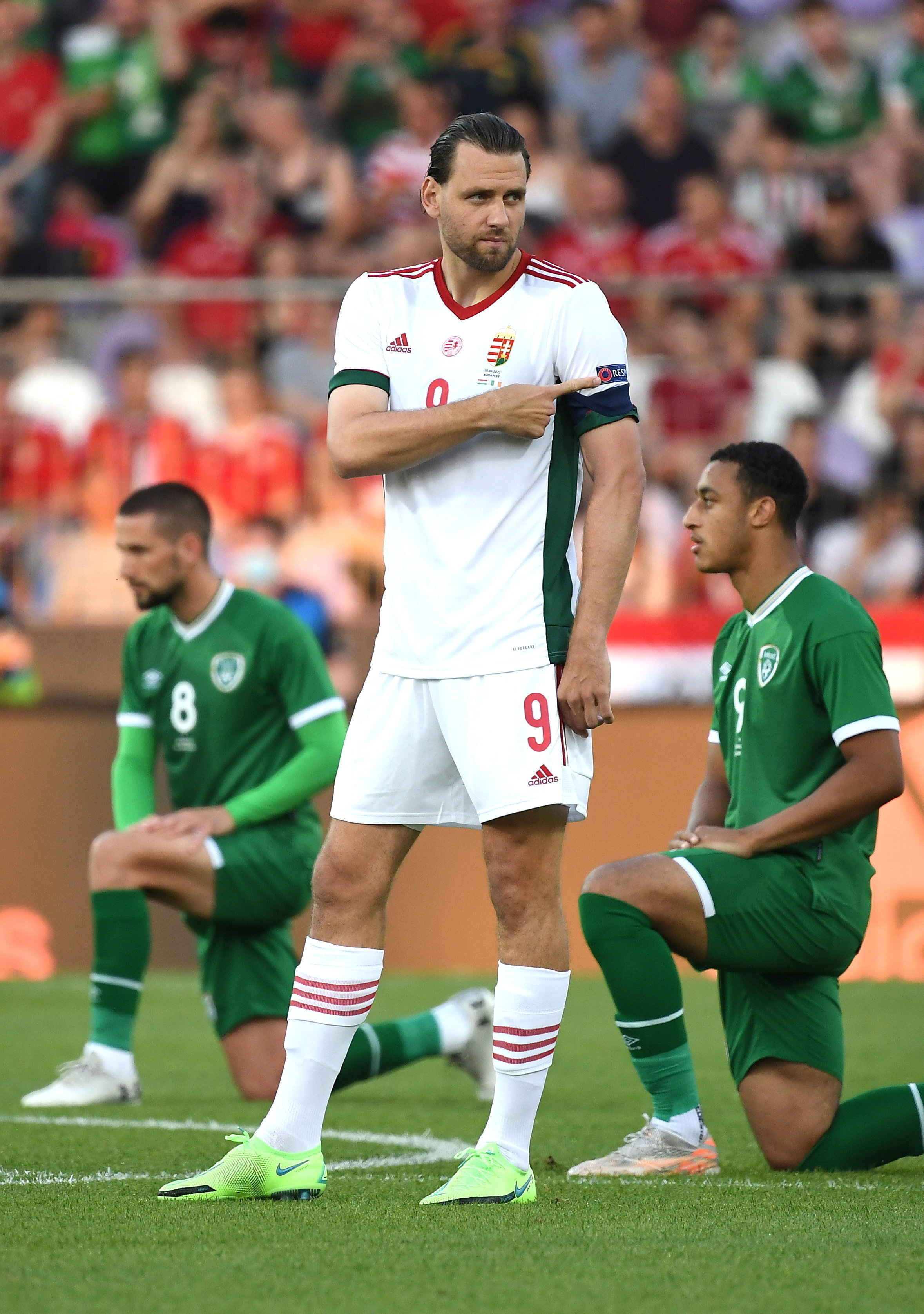 匈牙利队长兼前锋亚当·萨莱（中）效力于德甲球会美因茨，代表国家队上阵70次攻入23球。（欧新社照片）