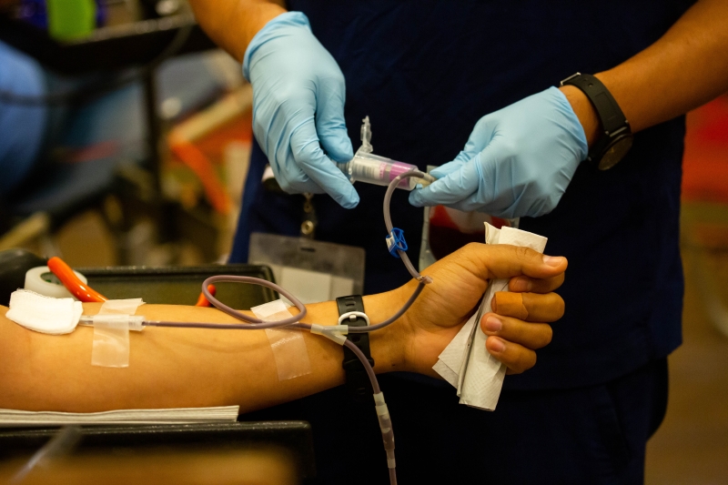 捐血者通过拯救生命和改善他人健康状况，为保持世界脉动作出的重要贡献。（图：新华社）