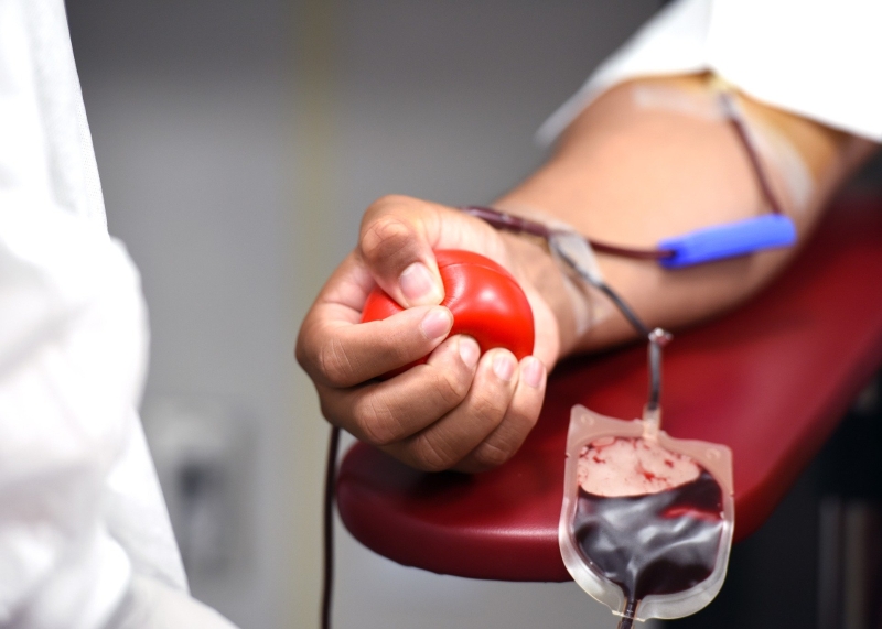 每每遇上行管令，许多社团举办的捐血活动都被迫取消，导致血库村存储量下降。（示意图）
