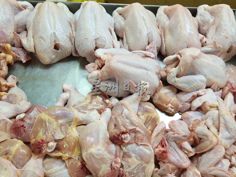 肉鸡产量供多于求，但市面上售卖的肉鸡价格却不见明显调降。

