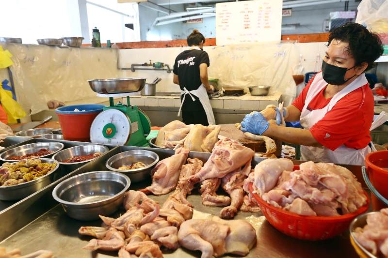 虽然肉鸡的需求量在全面封锁期间减低，惟市场上的肉鸡价格并没有大幅下跌。

