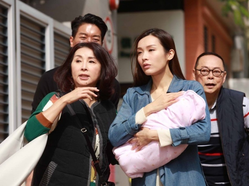 陈秀珠于不少剧集扮演母亲的角色　是无线的御用妈妈。
