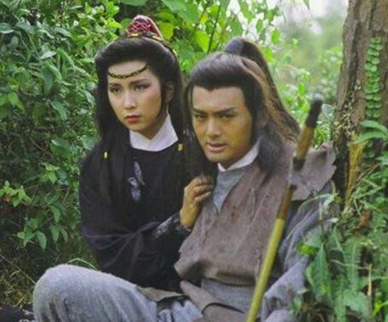 陈秀珠在1984年电视剧《笑傲江湖》里饰演任盈盈，和周润发有对手戏。
