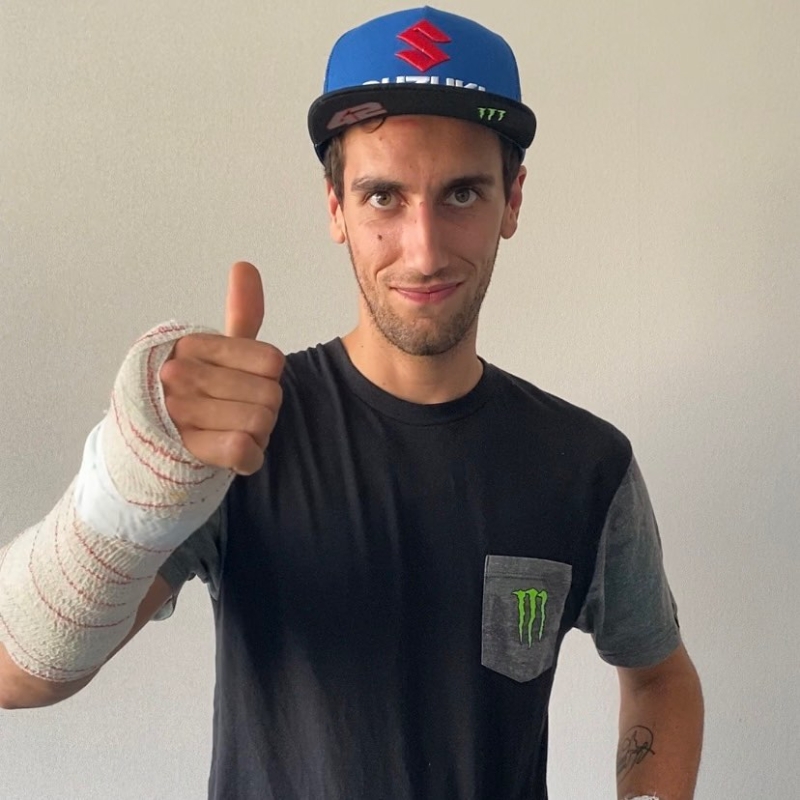 林斯日前表示，他会因伤退出加泰罗尼亚站，是因为在赛前因一边骑脚踏车一边玩手机，导致自己撞上一辆货车。（林斯IG照片）