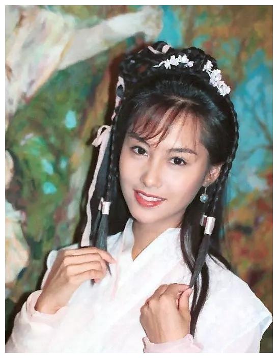 网民表示不管《射雕》如何翻拍，朱茵饰演的黄蓉，仍是心目中最佳版本。