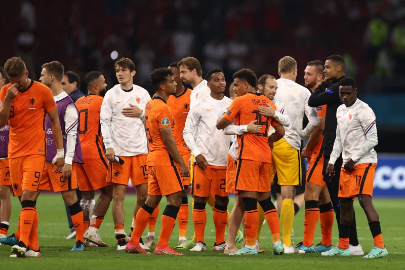 荷兰在战胜奥地利收获小组2连胜后，成为本届赛会首支提前锁定小组头名的球队，这也是他们时隔13年后再次闯入欧洲杯的淘汰赛。（法新社照片）