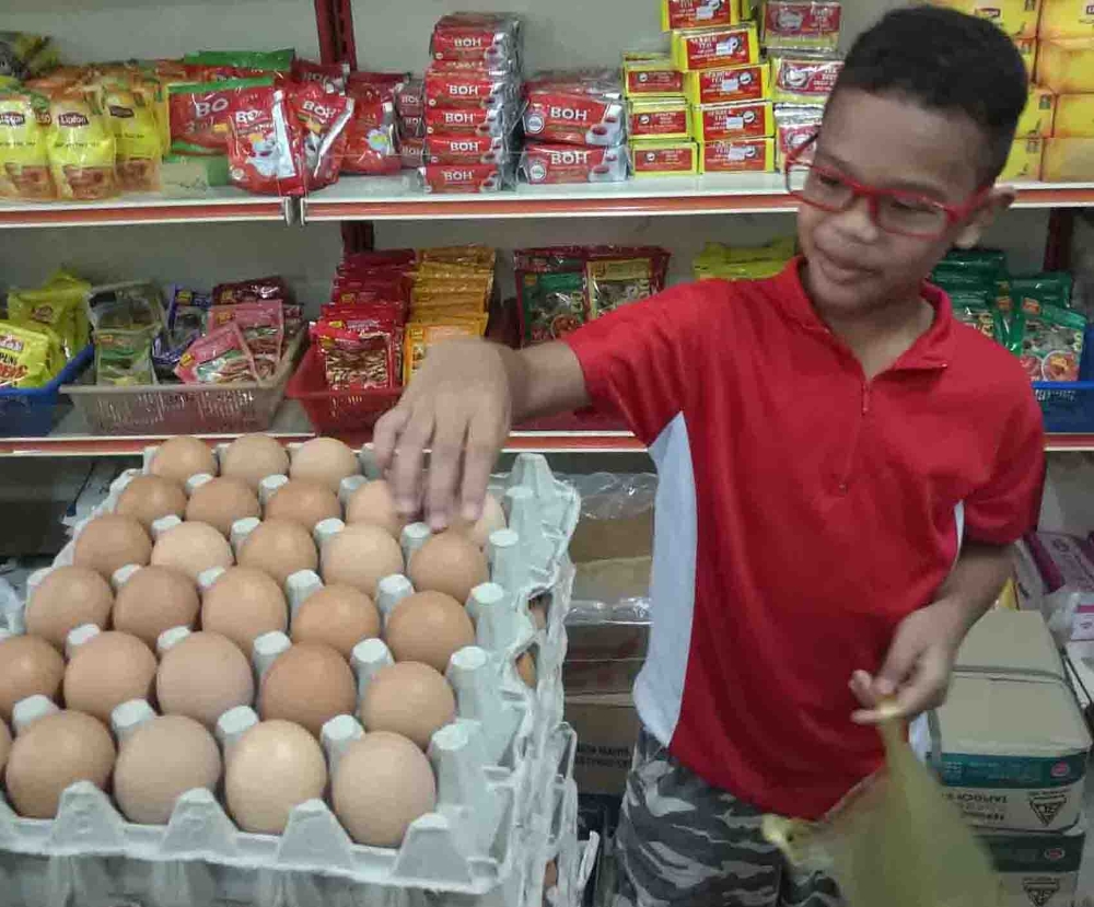 鸡蛋是有营养，又便宜的“平价食物”，经济越不好，需求量就越高。