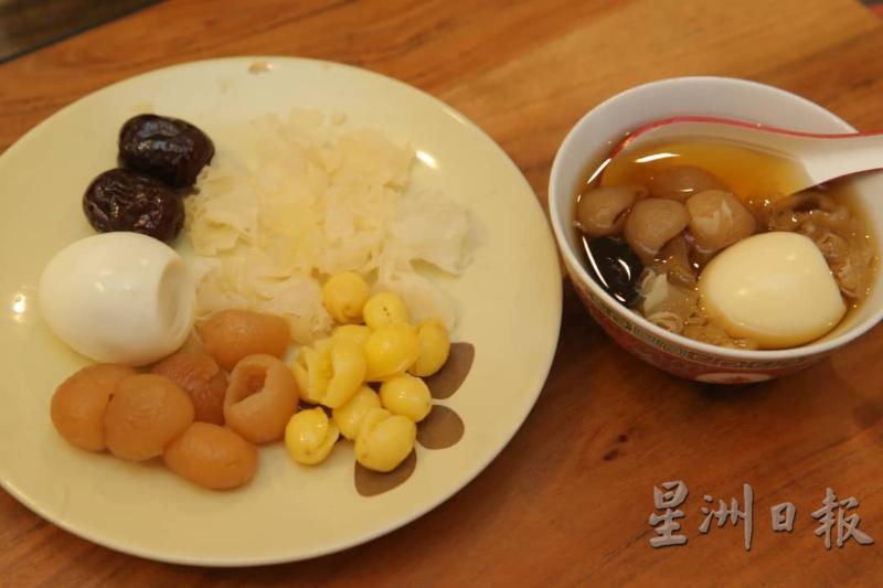 莲子百合龙眼鸡蛋糖水,在长辈寿辰当天贺寿。