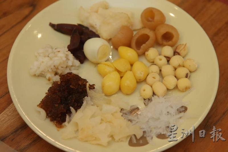 结合10种药材食材而成的清补凉。