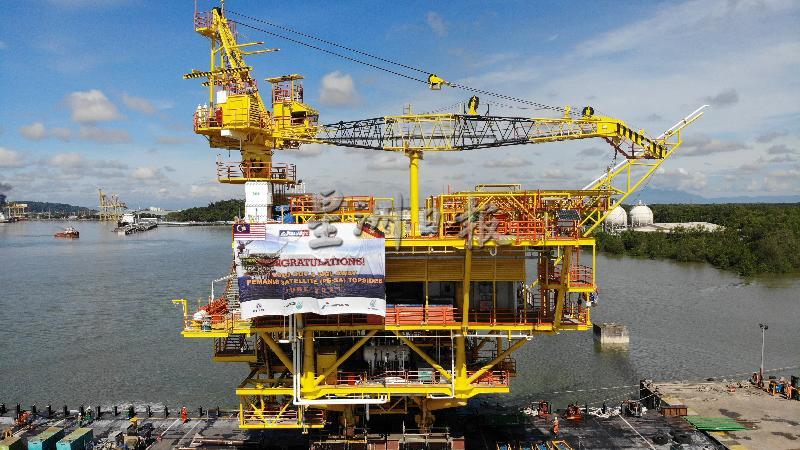 OceanMight私人有限公司成功装载PTTEP砂拉越石油有限公司（PTTEP Sarawak Oil Limited）的井口平台（顶座），达成重要里程碑。