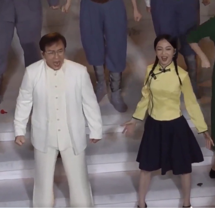 成龙和张韶涵演唱《保卫黄河》画面提前曝光。