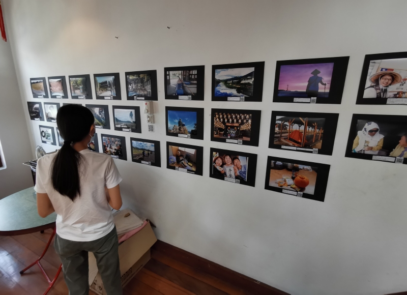 “亣亣书册”在行管令落实前举办的“日本四国遍路”相片故事展。