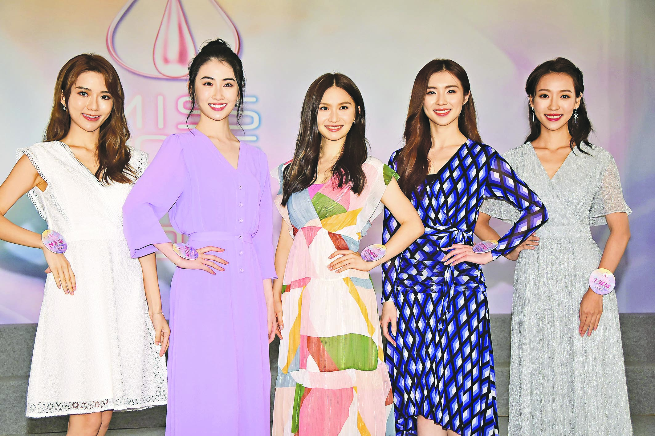 陈圣瑜（左起）、戴佳敏、关枫馨、梁凯晴与王婳婳被视为本届港姐大热。