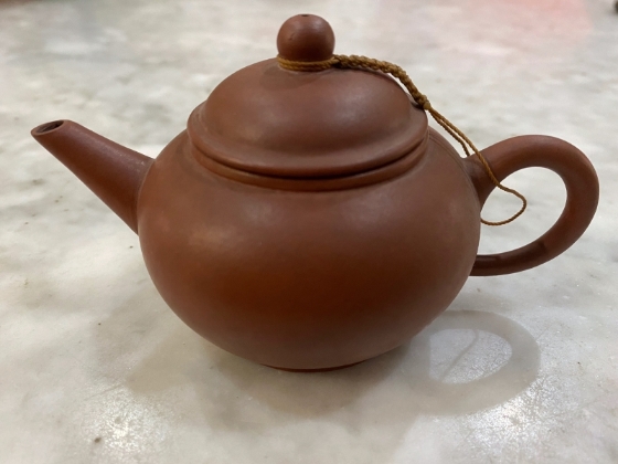 光头佬生平第一次入藏的茶壶。