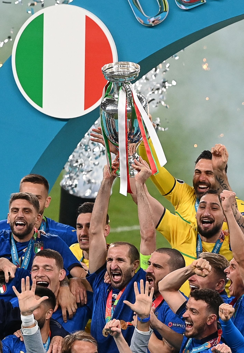 意大利在本届欧洲杯决赛勇挫英格兰，时隔53年再度称霸。（法新社照片）