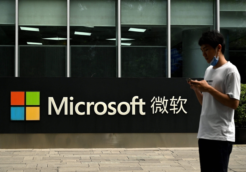 资讯业巨擘微软的Exchange电邮伺服器今年稍早遭骇，全球至少3万个组织受影响。美英等多个西方国家周一分别发表声明，公开指控中国涉及这次网络攻击。图为北京的微软的总部大楼。（图：法新社）