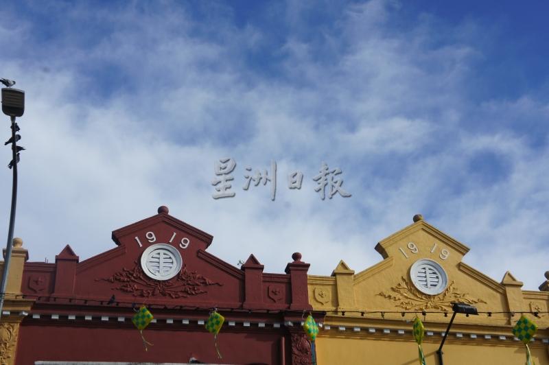 汝来旧街很多建筑上都标志了1919年的字样，距今已经是102年。