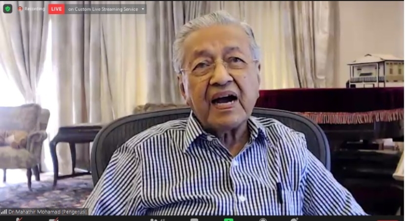 马哈迪指出，当初他承诺把首相位交给安华，慕尤丁知道自己无法成为首相。