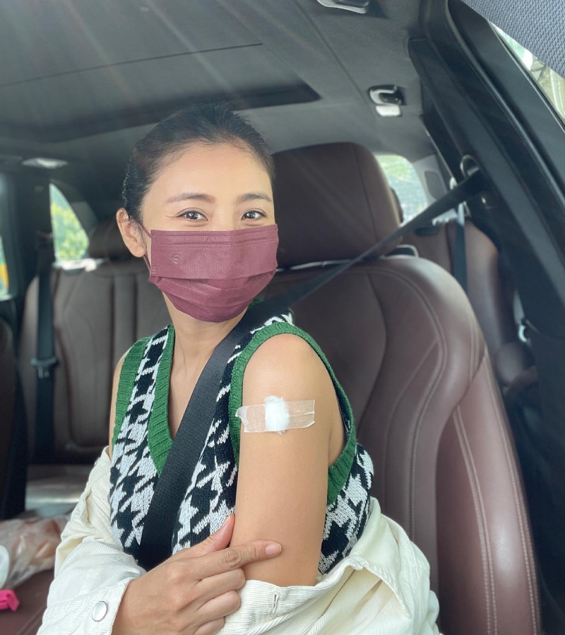 蔡佩璇7月9日上传自己成功接种两剂疫苗的照片。