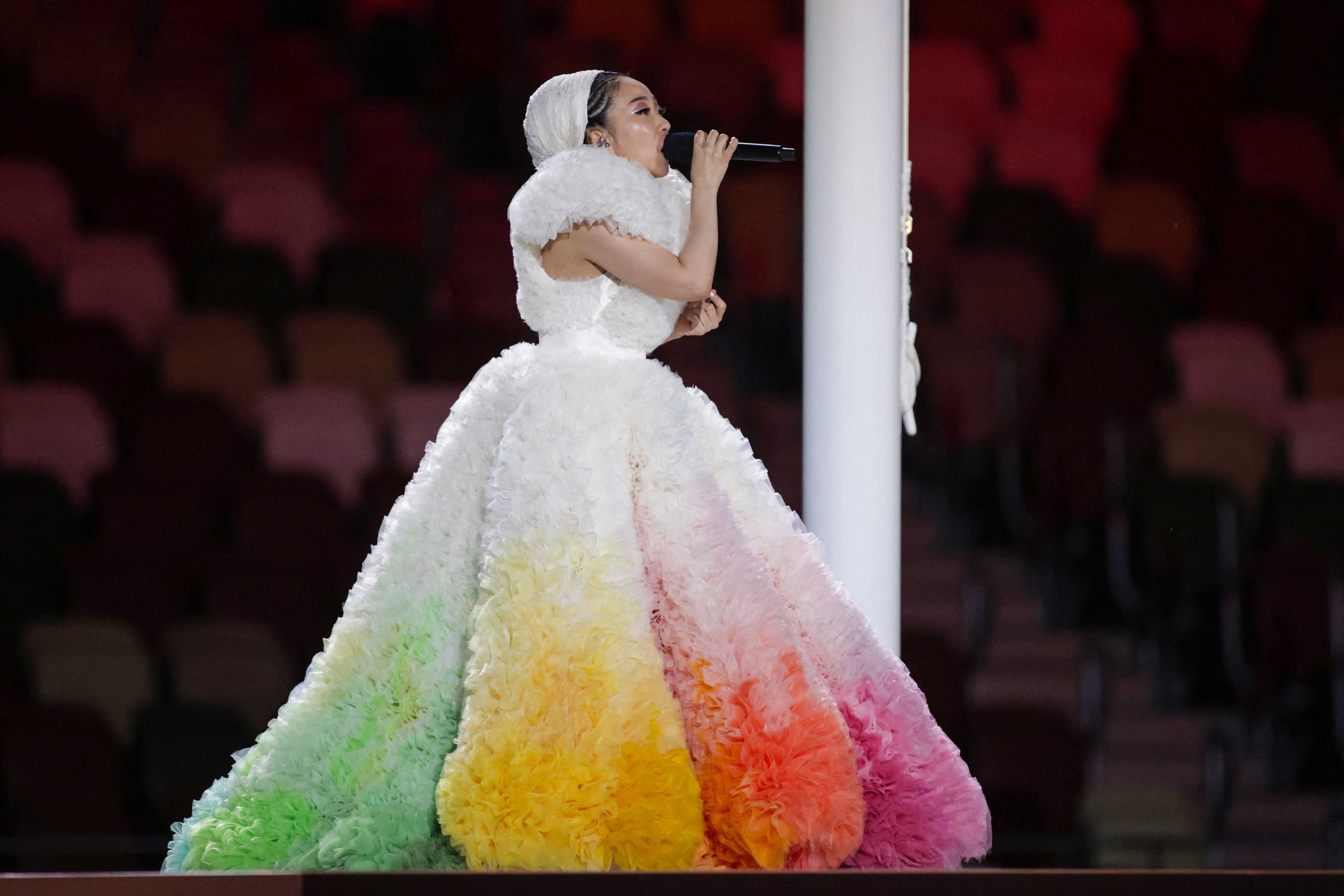日本国民天后、传奇歌手米斯亚，在东京奥运开幕式上演唱日本国歌《Kimi Ga Yo》。（法新社照片）