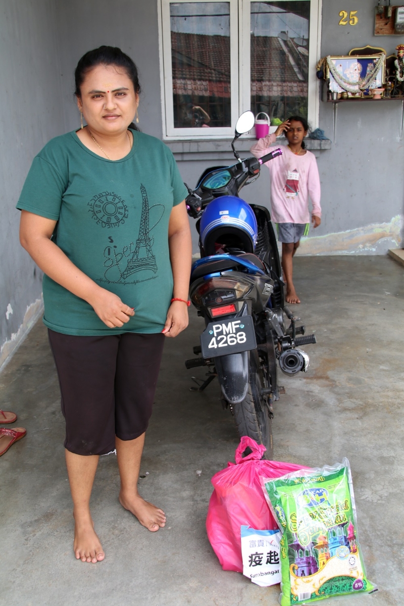 卡莱瑟维（31岁）称自己是一名单亲妈妈，疫情期间失业，没有收入的情况下，难以支撑家庭生活，急需食品援助。