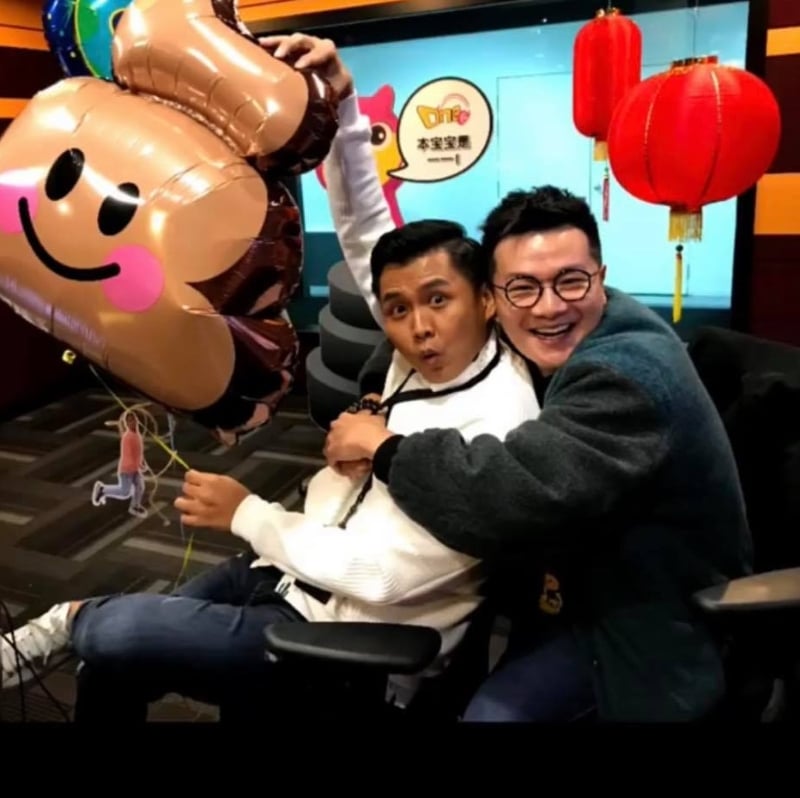 辛伟廉和Kyan的合照也勾起听众的回忆。