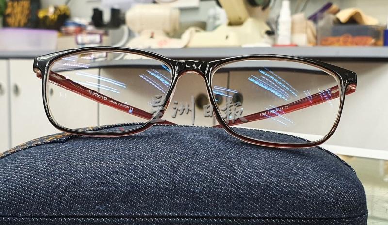 防蓝光眼镜有经济版，也有较高端价格者，视乎个人消费能力。