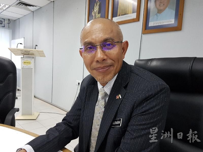 沙烈胡丁:民众立即停止滥用彭亨州徽和州政府徽章,否则受到法律的制裁。 沙烈胡丁:民众立即停止滥用彭亨州徽和州政府徽章,否则受到法律的制裁。