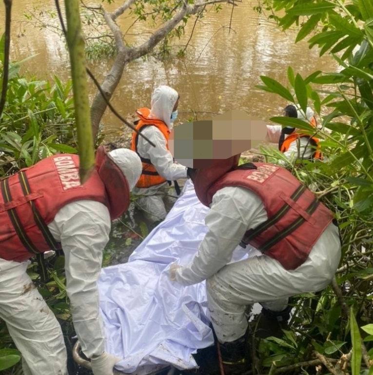 公众在笨珍的双溪丹绒亚依淡河域，发现一具身份未明的男尸。