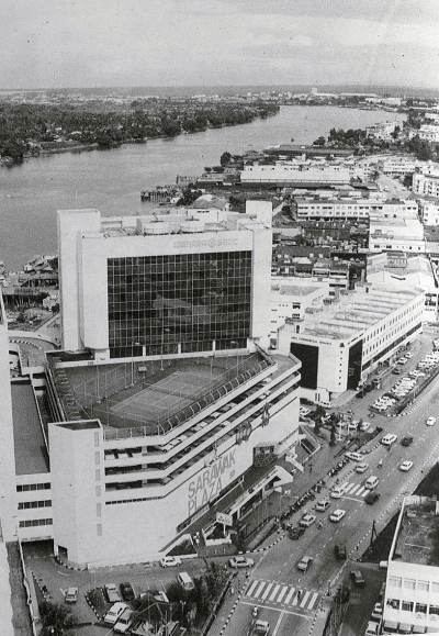 砂拉越经济发展局建造和管理的砂拉越大厦。（图：The History of Kuching Municipal by Ho Ah Chon）